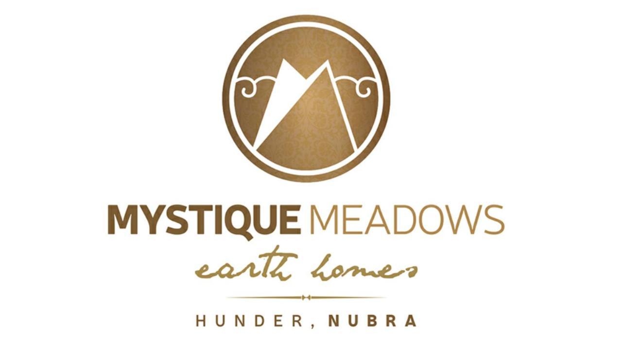 Mystique Meadows Earth Homes Hundar Buitenkant foto